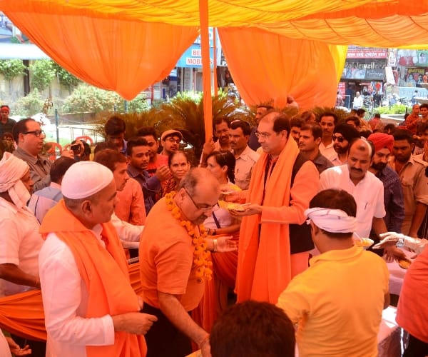 hindu muslim together celebrate bada mangal in Lucknow.