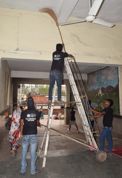GLA University: house keeping staff of university participate in clean mathura junction mission