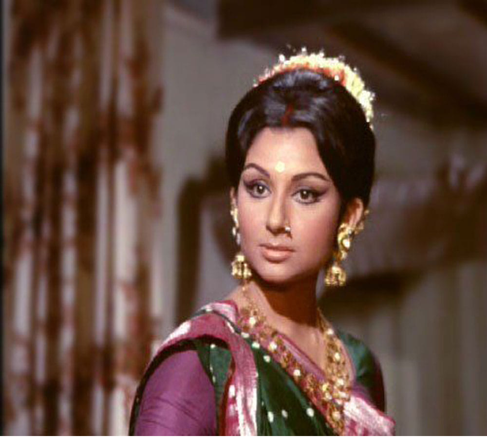 When Mala Sinha slapped Sharmila Tagore on 'Humsaya' set in front of Joy Mukherjee