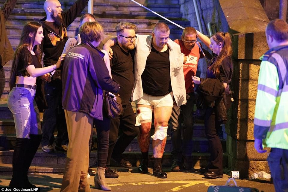 uk manchester bomb blast, indian origin sikh taxi driver free cab service for victims