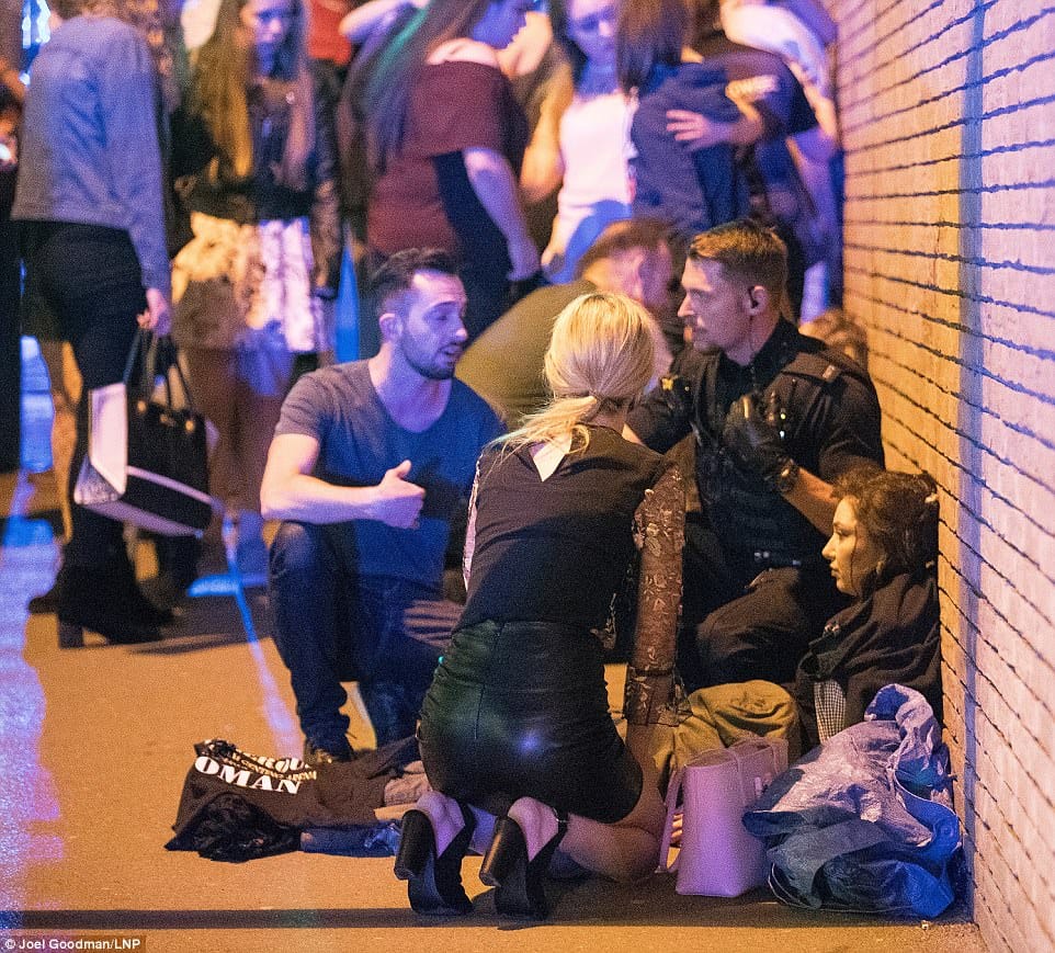 pakistani origin doctor racially abused who helped manchester victims
