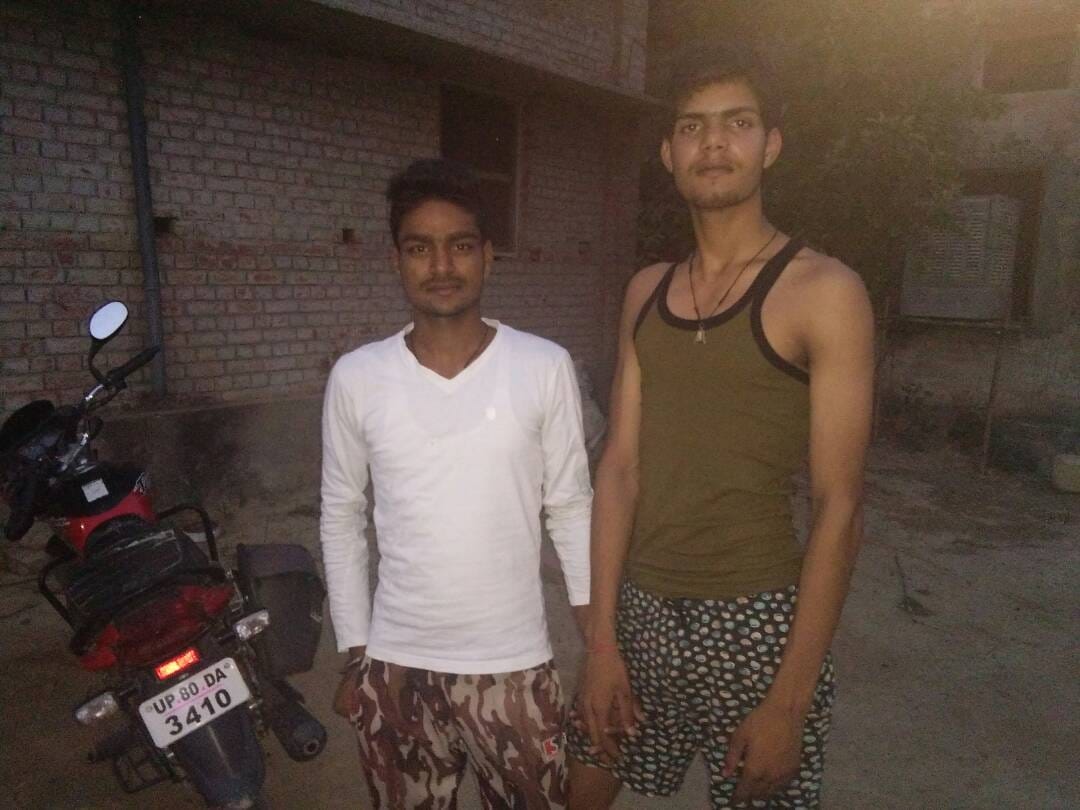 Two snakes fighting in Varanasi were going out, 'glow' like 'Nagmani'