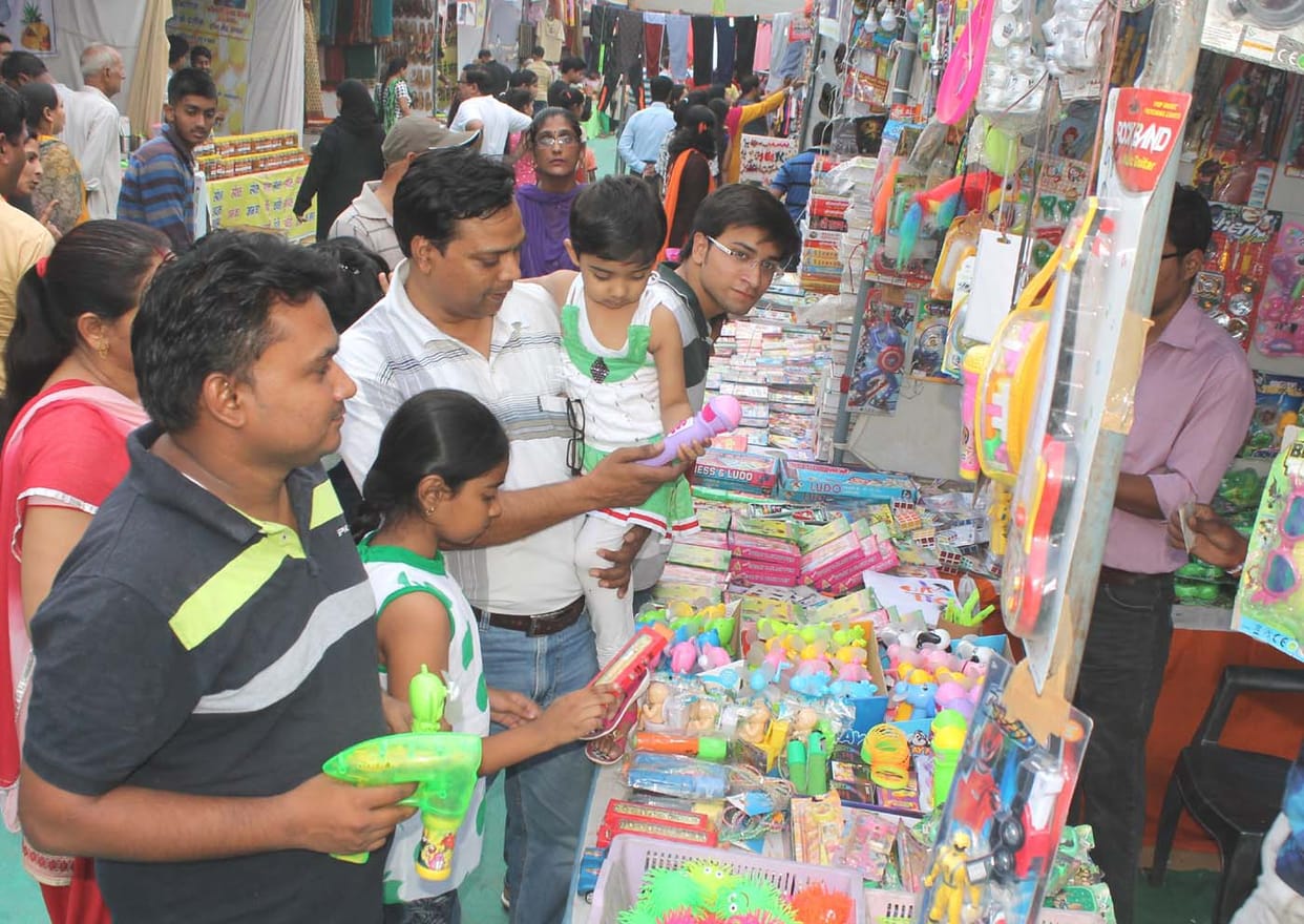 Crowds of people in Carnival, fictitious purchases