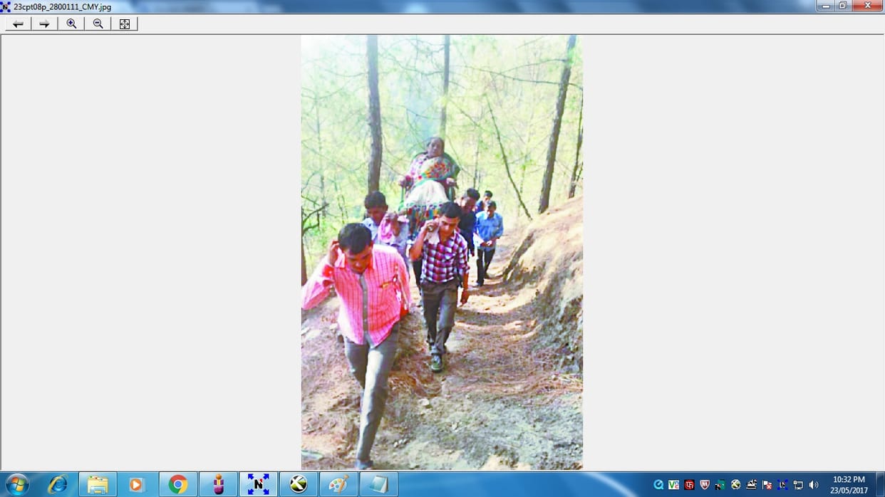 no road, patients being carried on chairs