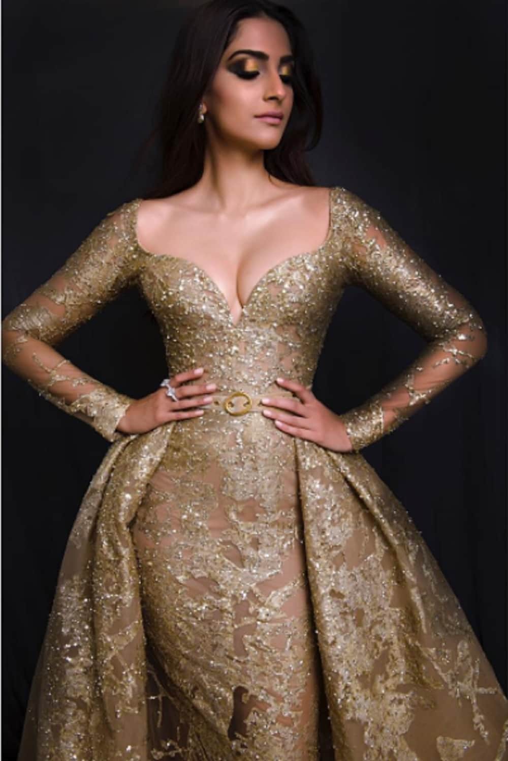Cannes 2017:Sonam Kapoor looks stunning in her Golden Avtar