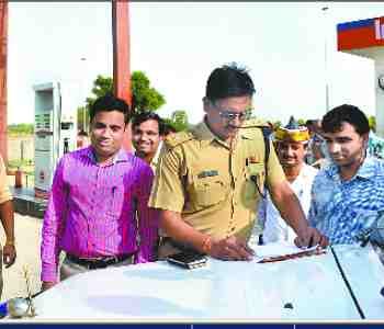 Two machines seize of petrol pump