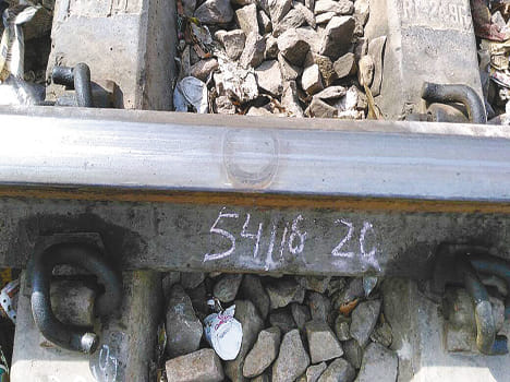 16 Scratch found in railway track