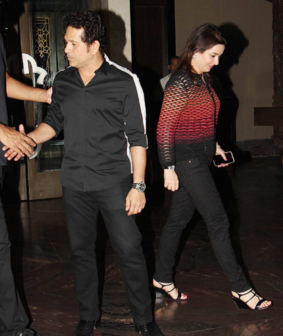 zaheer khan engaged with sagarika ghatge, bollywood and cricketers attend their engagement ceremony 