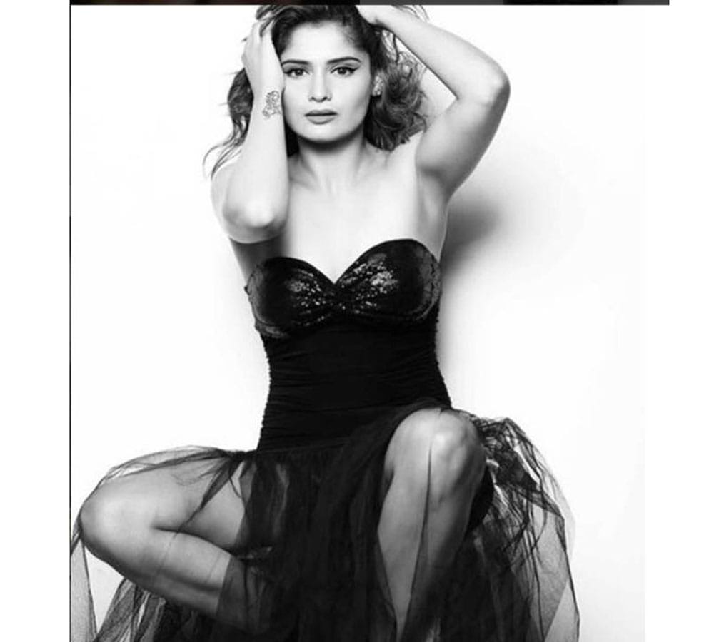 GLAMOROUS AVATAR of TV SANSKARI bahu Arti Singh from Waaris
