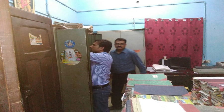 UP in IP, IS officers' raids on IT officers, raiding in many places