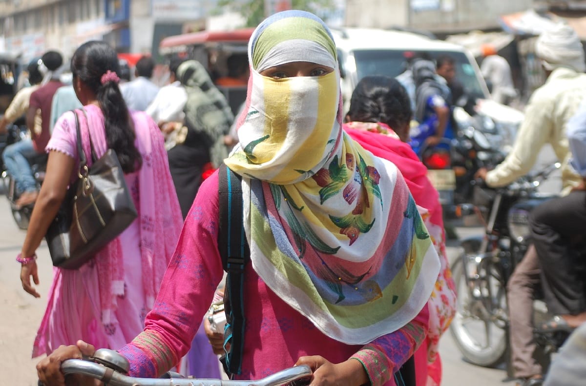 People with hot winds are helpless