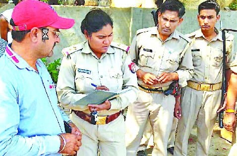Day-old woman's chain looted on stadium road