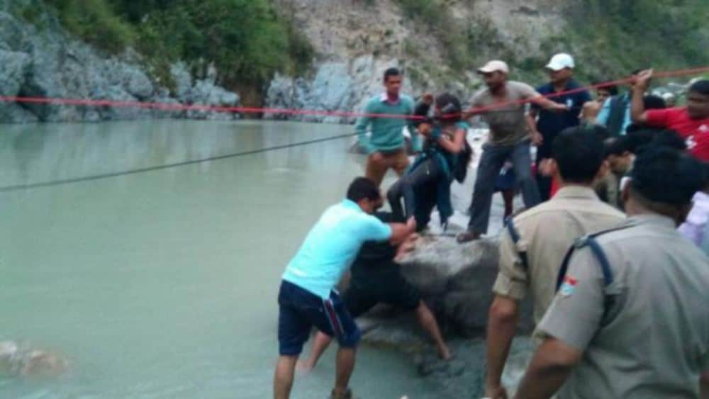 No clue of cook in gangotri bus accident