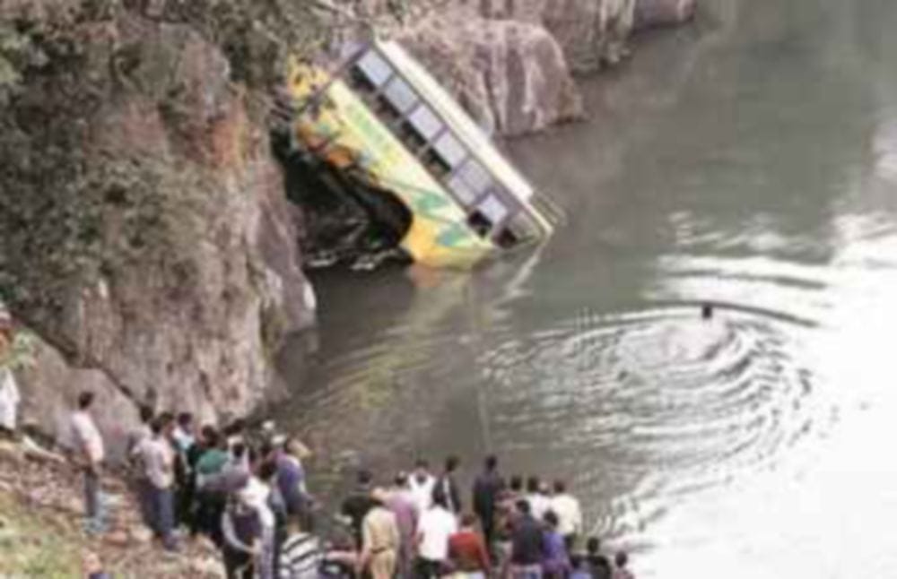 jitendra told realty of bus accident in gangotri highway