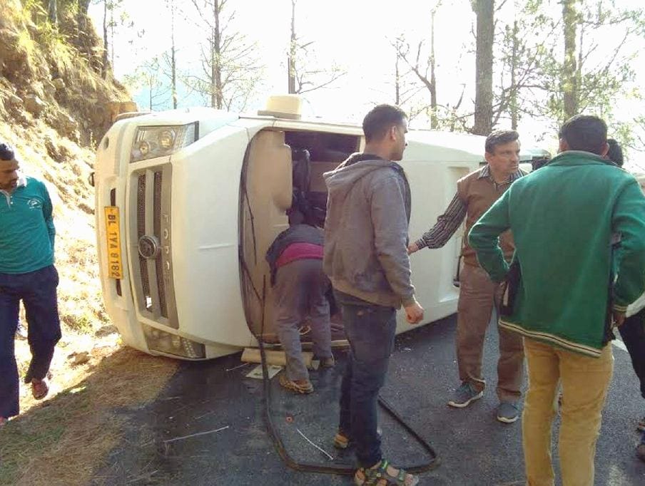 six pilgrims injured in tampo accident in uttarkashi