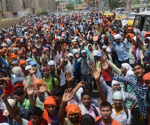 protest against police recruitment ban in lucknow