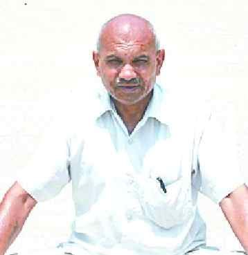 Teacher on hunger strike for salary