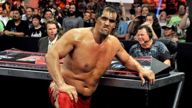 wrestler yuvraj singh alias jinder mahal has slapped to wwe champion the great khali