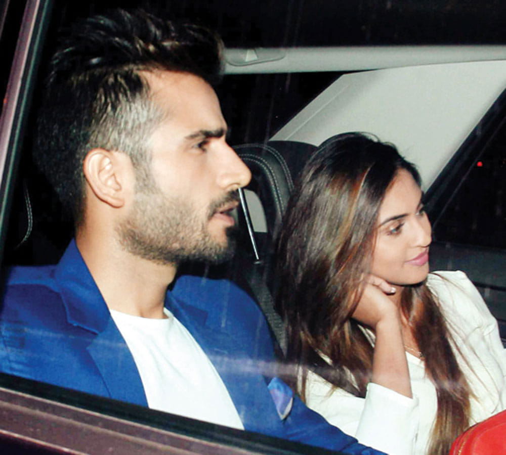 Krystle D'Souza and Boyfriend Karan Tacker CAUGHT in a close room