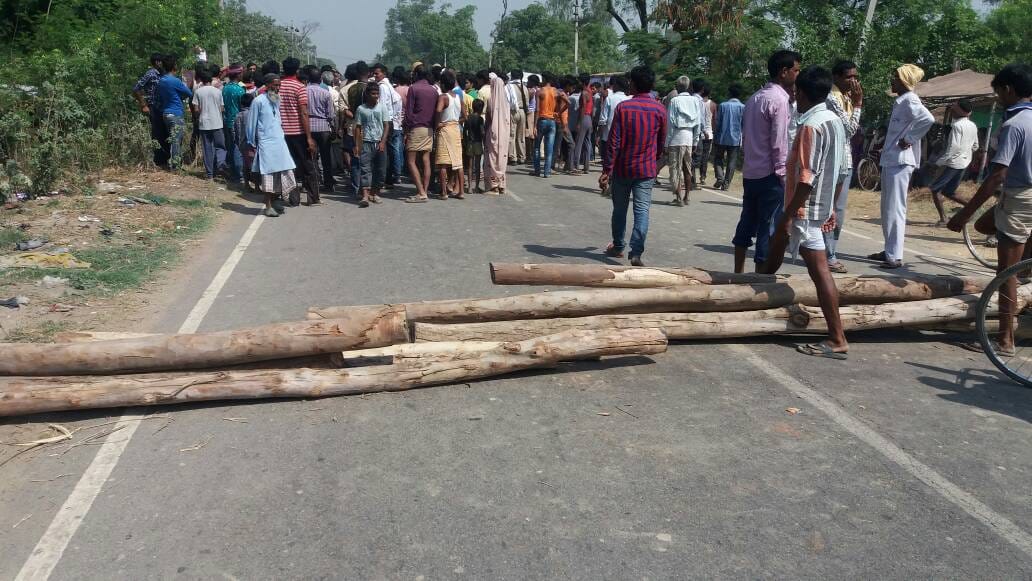 truck hit man in gonda high way