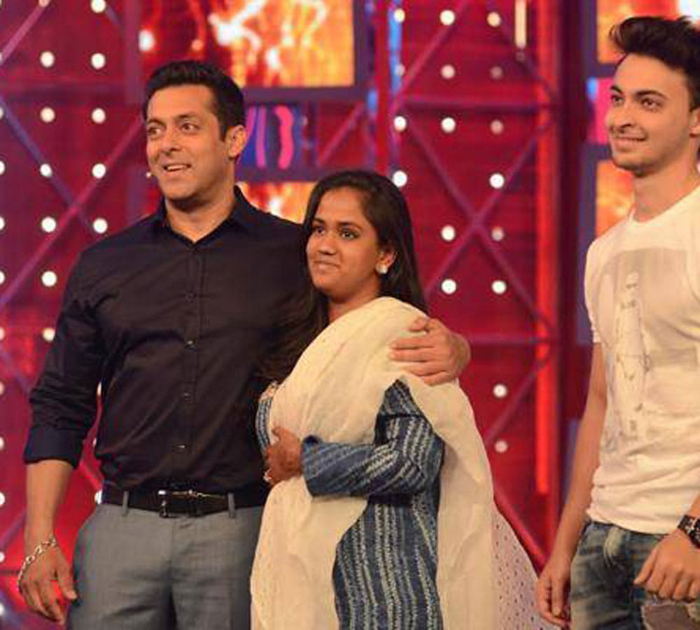 salman khan to launch ayush sharma in raat baaki shelved fawad khan