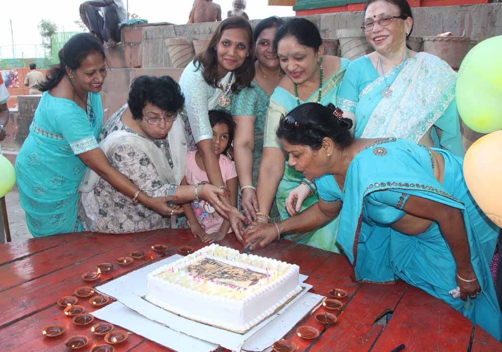 smile munia celebrate happy birthday of varanasi