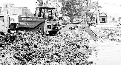 Cleaning of Nullahs at night