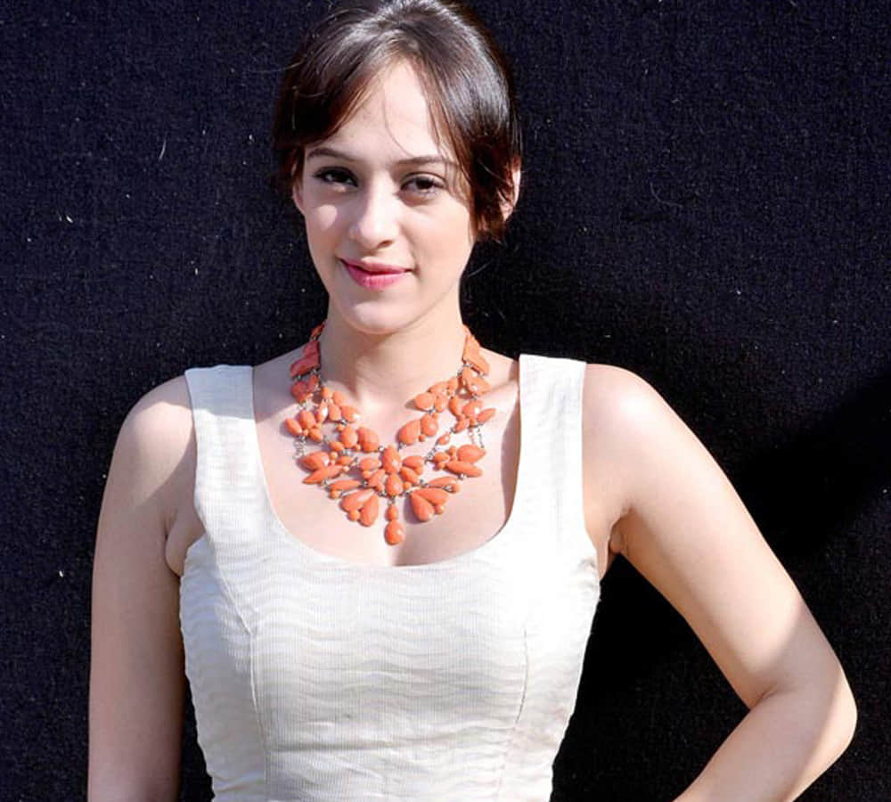 Hazel Keech Donates Her Hair To Made Wigs for Cancer Patients decided after Yuvraj Singh Cancer
