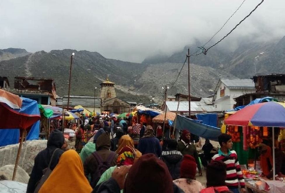 heavy crowd of pilgrims in kedarnath