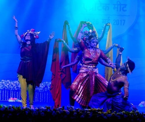 spanish and indian showed fusion colors in kota gram 