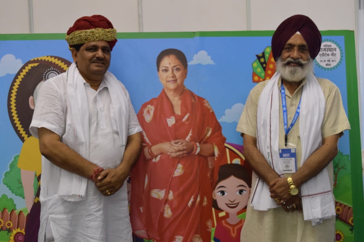 Craze to take shelfie with CM