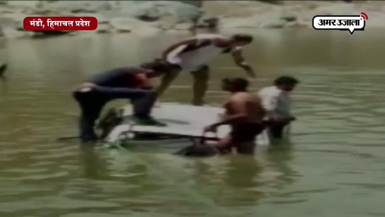 Irrigation Xen Deepak Yadav was removed