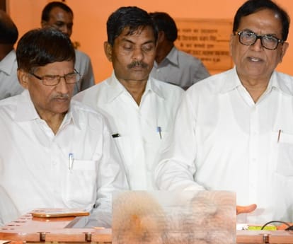 BSP representatives meet chief minister adityanath.