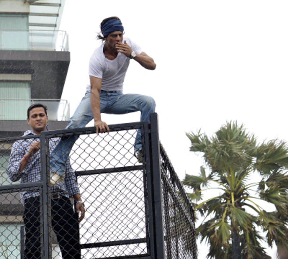 shahrukh khan birthday special story know about his secret life