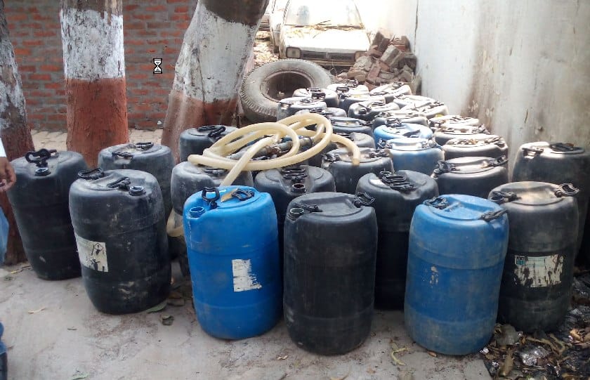 Spirits of bombs, four arrested by tankers