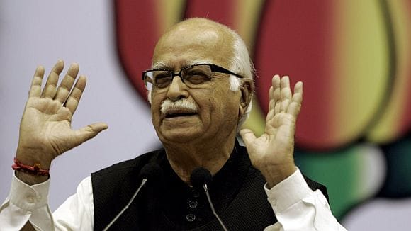 court asked bjp leaders involved in ayodhya case to appear 