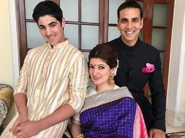 padman starrer akshay kumar crdited Twinkle Khanna and mother in law dimple kapadia for stylish look