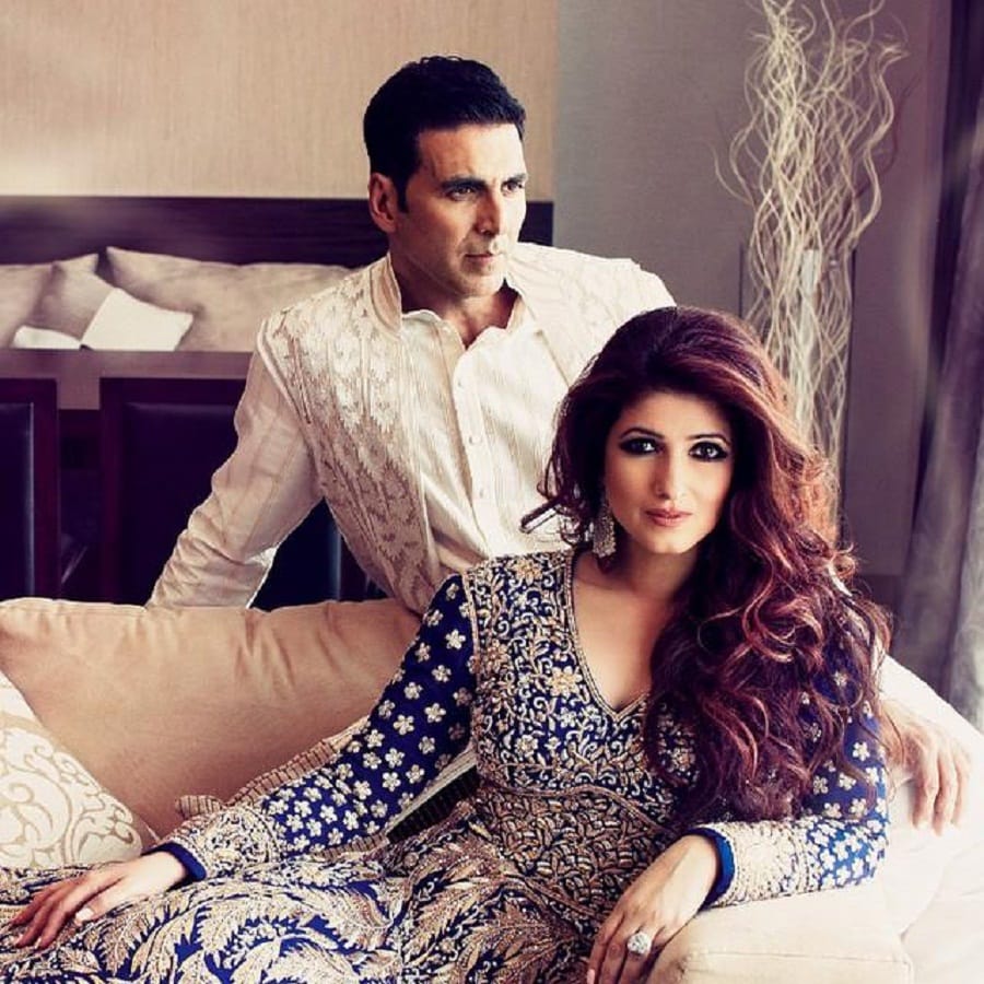 padman starrer akshay kumar crdited Twinkle Khanna and mother in law dimple kapadia for stylish look