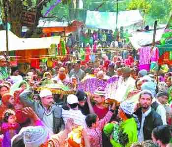 jayrin presented the Gagar chadar