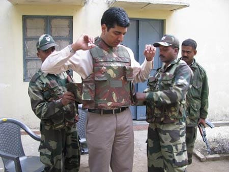 170 bullet proof jacket refuse to use at vishwntah temple security gurad