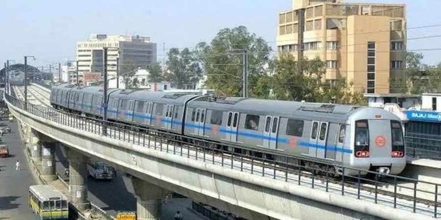dmrc likely to give facility to buy delhi metro token from debit-credit card