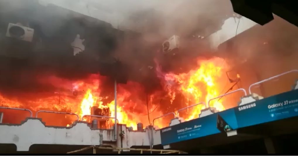 Fire in 8 Shops of Bladev plaza