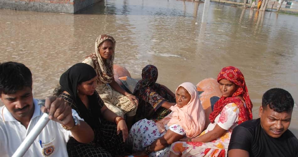 flood in bathinda due to canal breaking