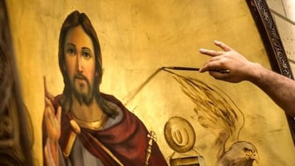  23 killed in attack on bus carrying Coptic Christians in Egypt