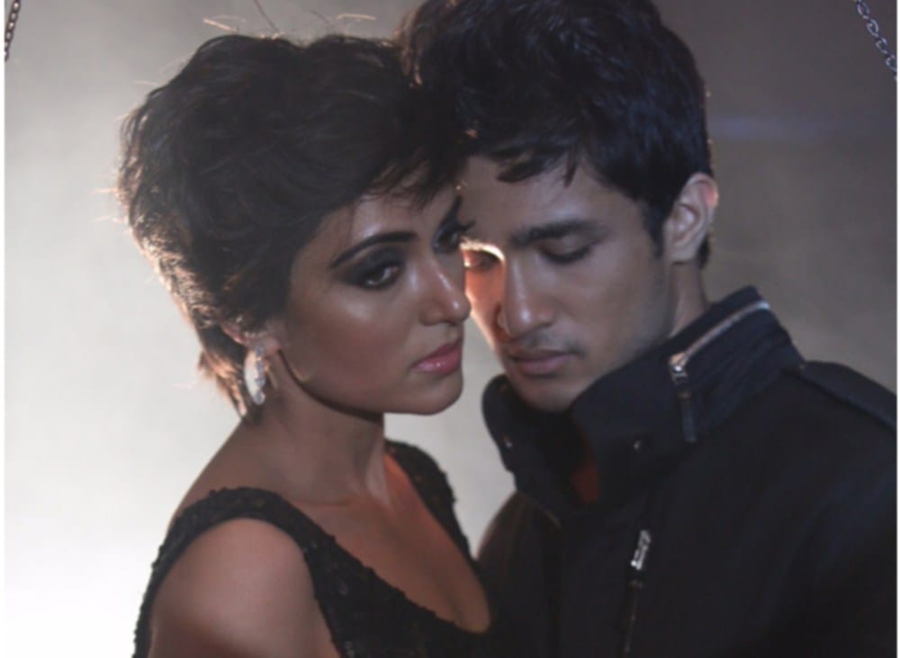 uttarakhand newcomer actor Ashish bisht hot scene with raveena tandon