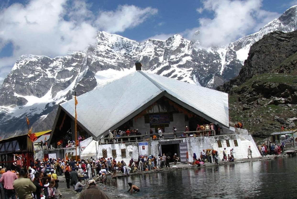 sikh people holy place shri hemkund sahib gurudwara at chamoli of uttrakhand