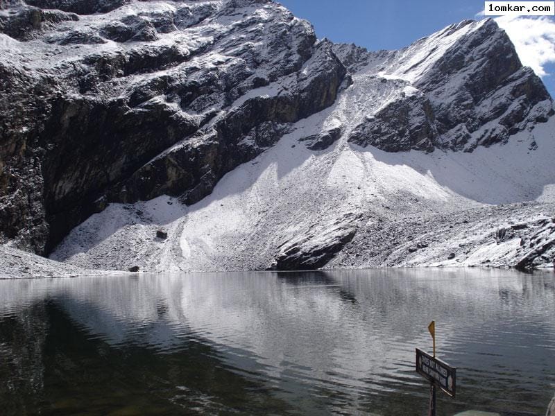 snowfall in badrinath and hemkund sahib in october