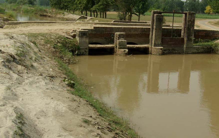 The body of a young man found in canal, fear of murder