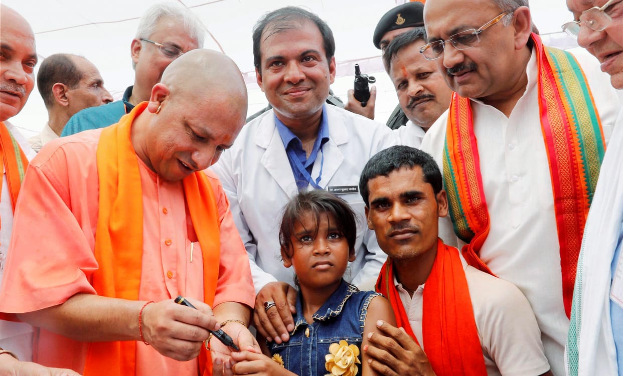 Before visit of CM Yogi Adityanath to Kushinagar's 'Mushar Basti' , Dalits asked to use soaps, scent