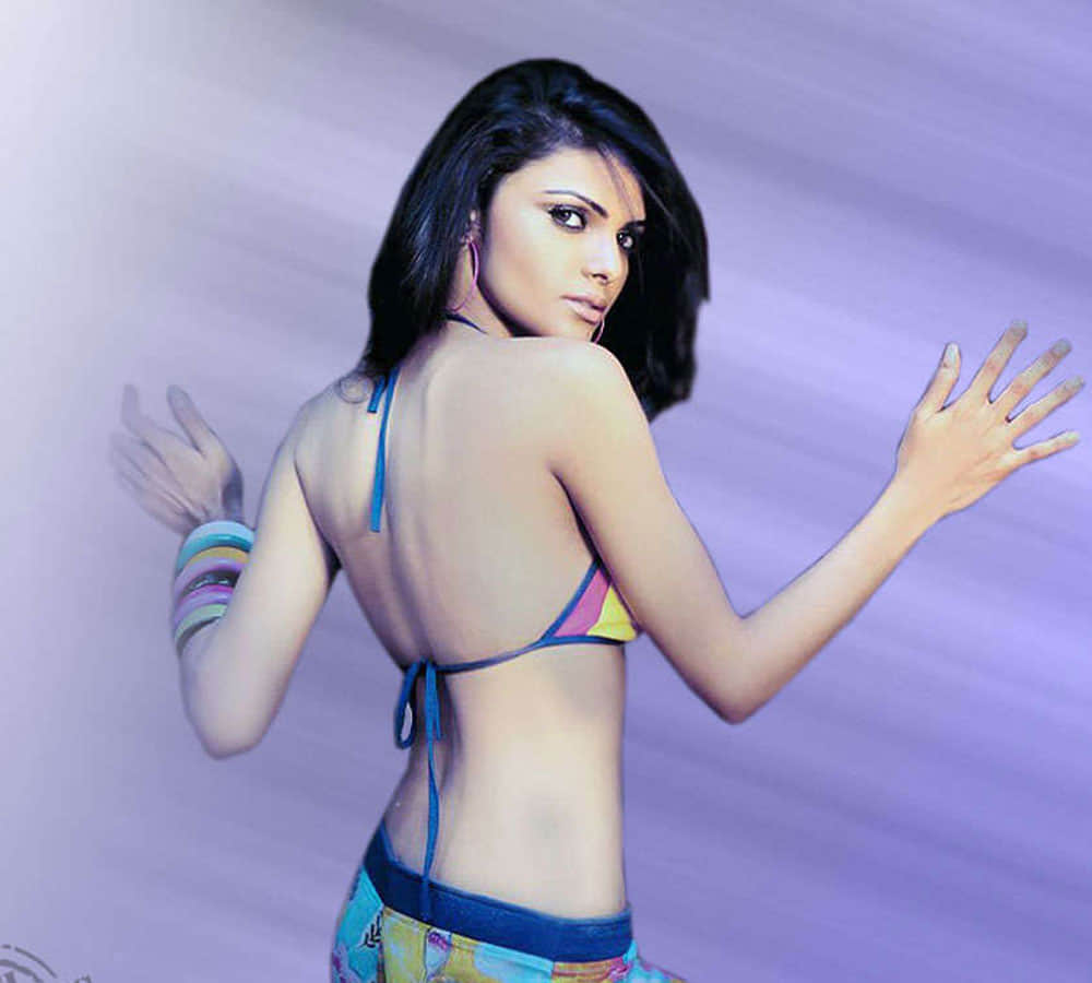 sherlyn chopra gives tribute to playboy founder hugh hefner